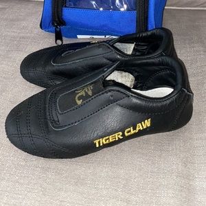 Tiger Claw children’s Kung Fu shoes, gloves and pants